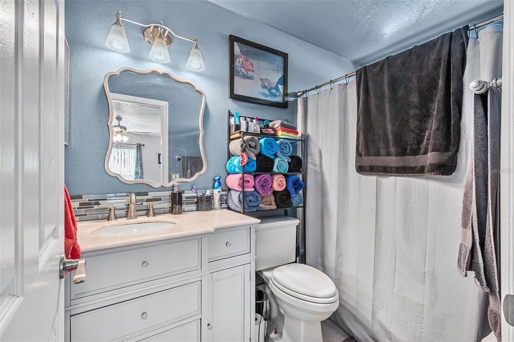 For Sale: $315,000 (3 beds, 2 baths, 1356 Square Feet)