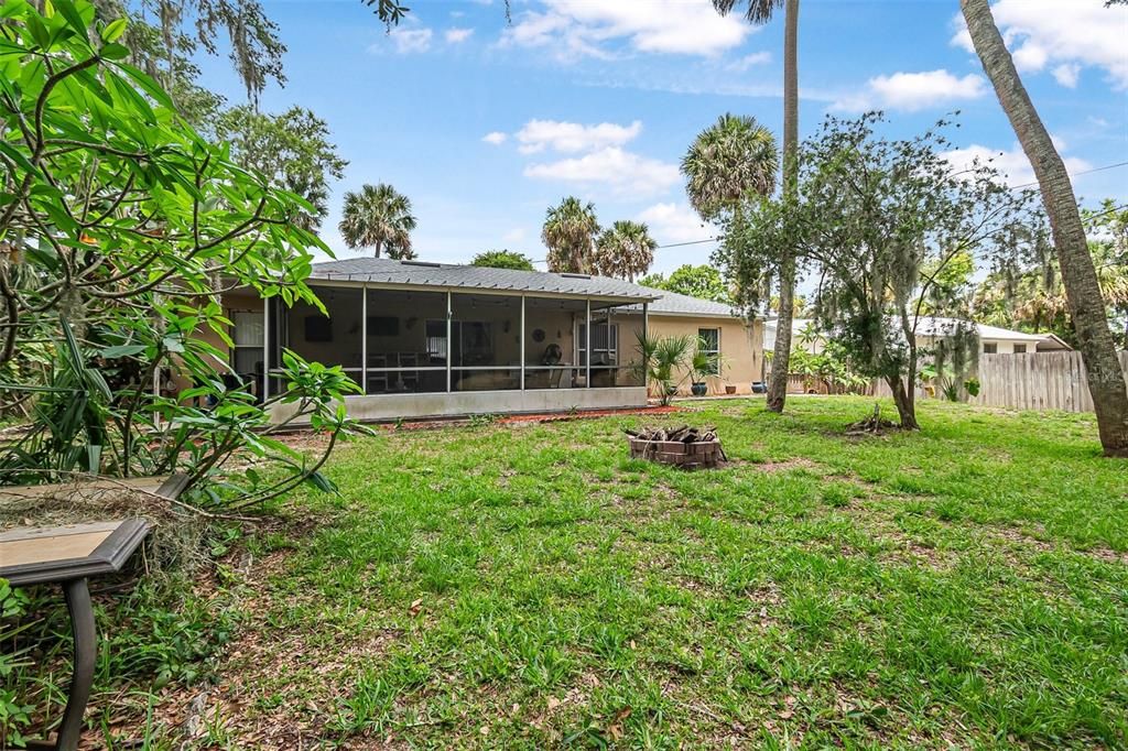 For Sale: $315,000 (3 beds, 2 baths, 1356 Square Feet)