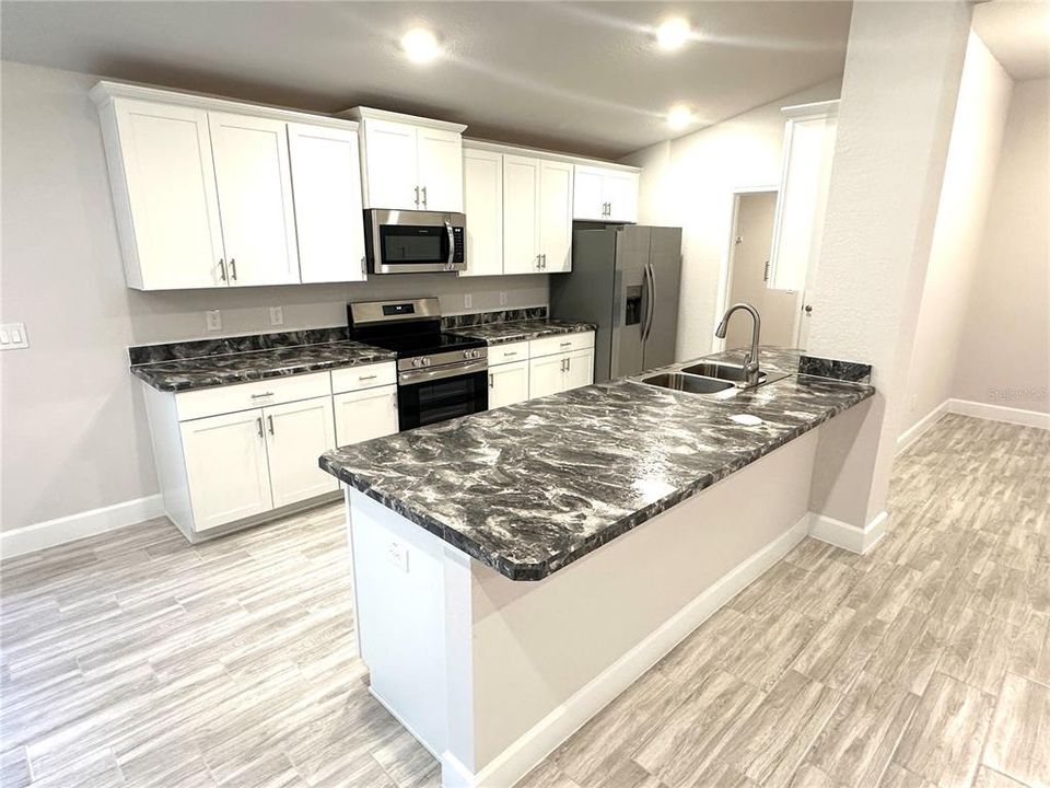 待售: $312,900 (3 贝兹, 2 浴室, 1970 平方英尺)