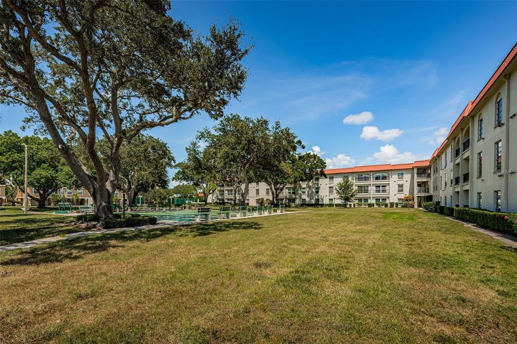 Active With Contract: $128,000 (2 beds, 1 baths, 920 Square Feet)