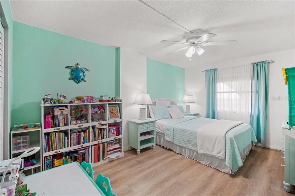 待售: $900,000 (2 贝兹, 2 浴室, 1470 平方英尺)