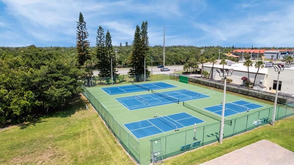 待售: $900,000 (2 贝兹, 2 浴室, 1470 平方英尺)