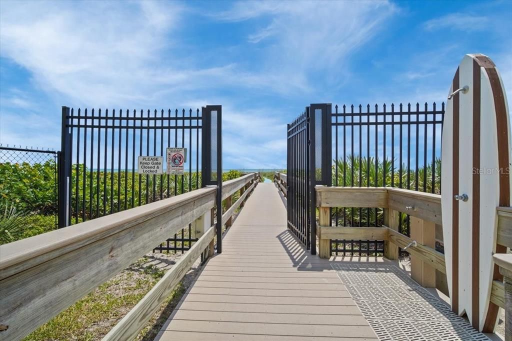 待售: $900,000 (2 贝兹, 2 浴室, 1470 平方英尺)