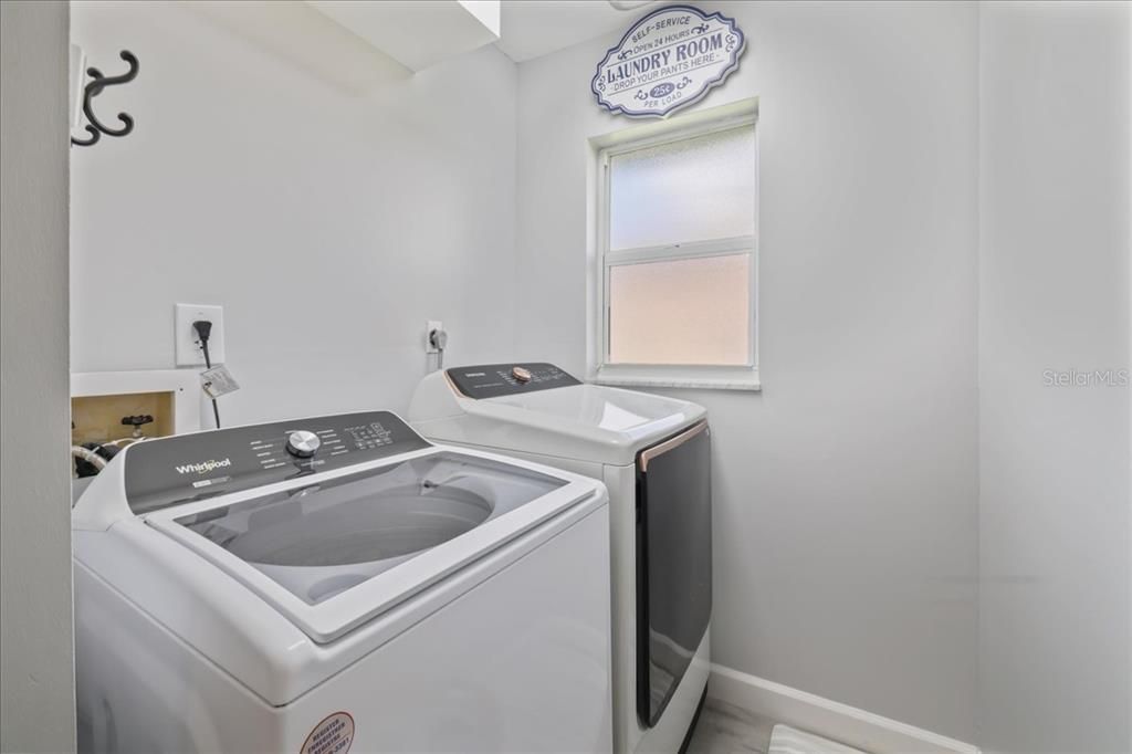 For Sale: $459,900 (3 beds, 2 baths, 1742 Square Feet)