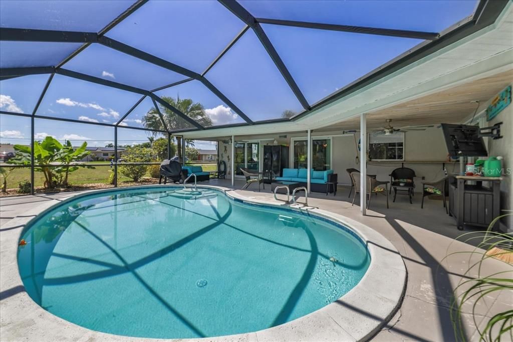 For Sale: $459,900 (3 beds, 2 baths, 1742 Square Feet)