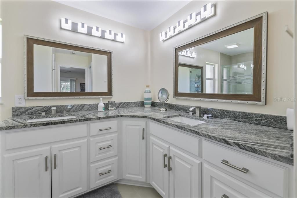 For Sale: $459,900 (3 beds, 2 baths, 1742 Square Feet)