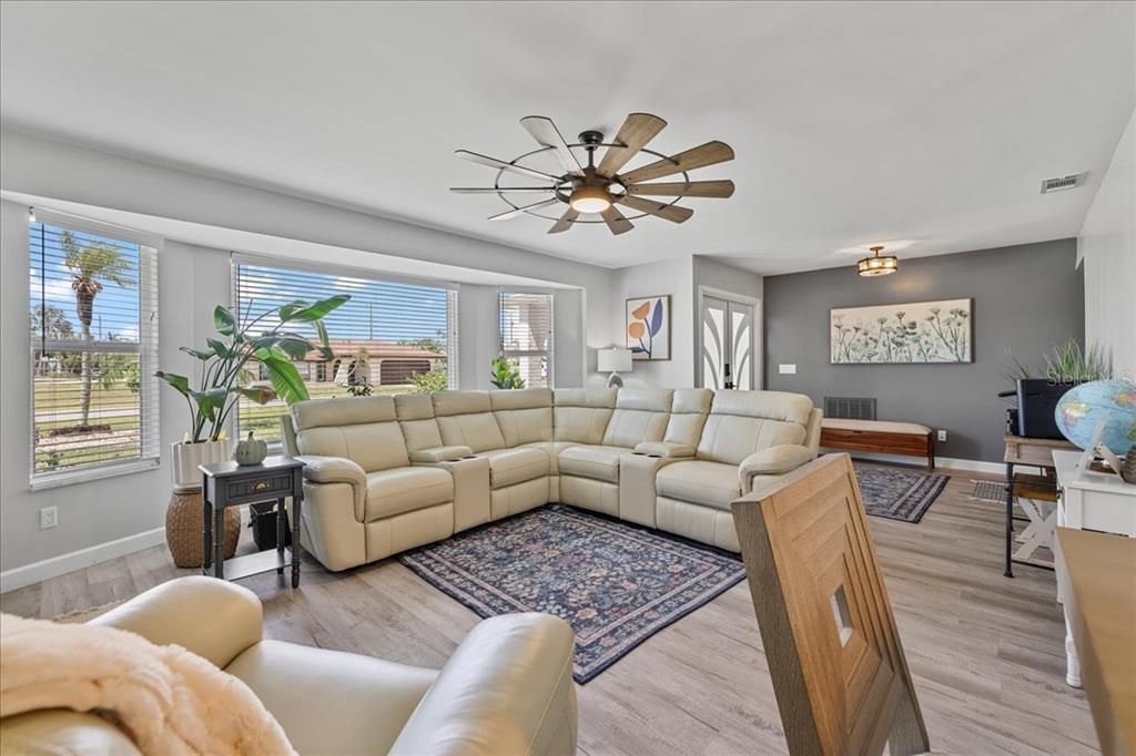 For Sale: $459,900 (3 beds, 2 baths, 1742 Square Feet)