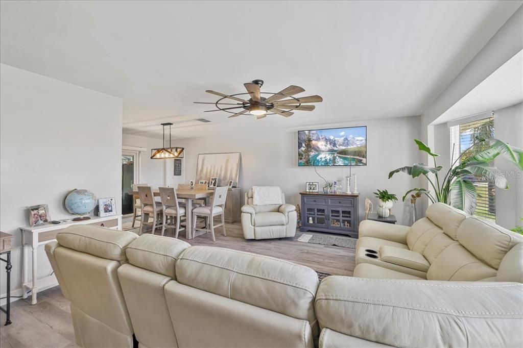 For Sale: $459,900 (3 beds, 2 baths, 1742 Square Feet)