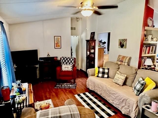 На продажу: $159,000 (3 спален, 2 ванн, 1360 Квадратных фут)