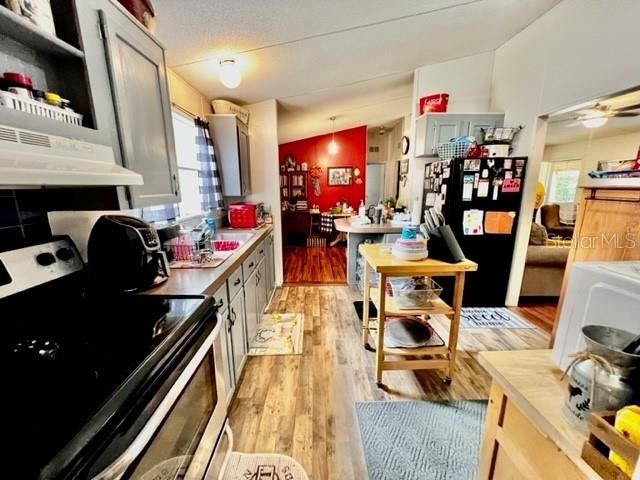 На продажу: $159,000 (3 спален, 2 ванн, 1360 Квадратных фут)