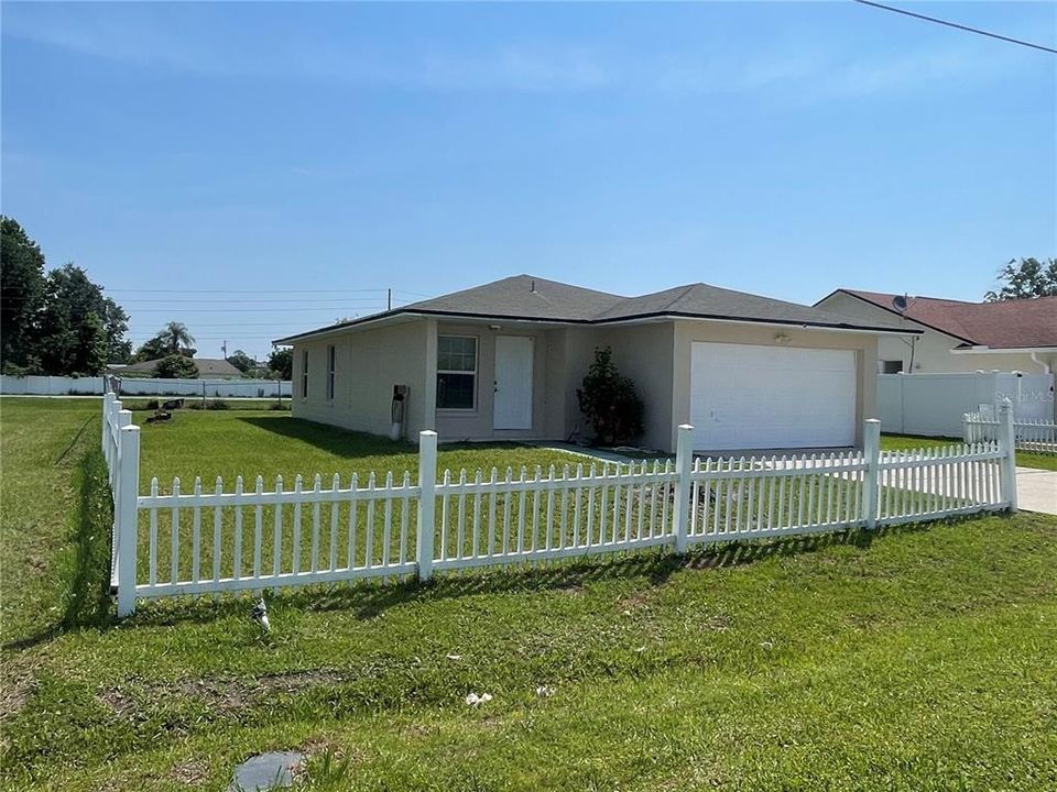 На продажу: $205,000 (3 спален, 1 ванн, 974 Квадратных фут)