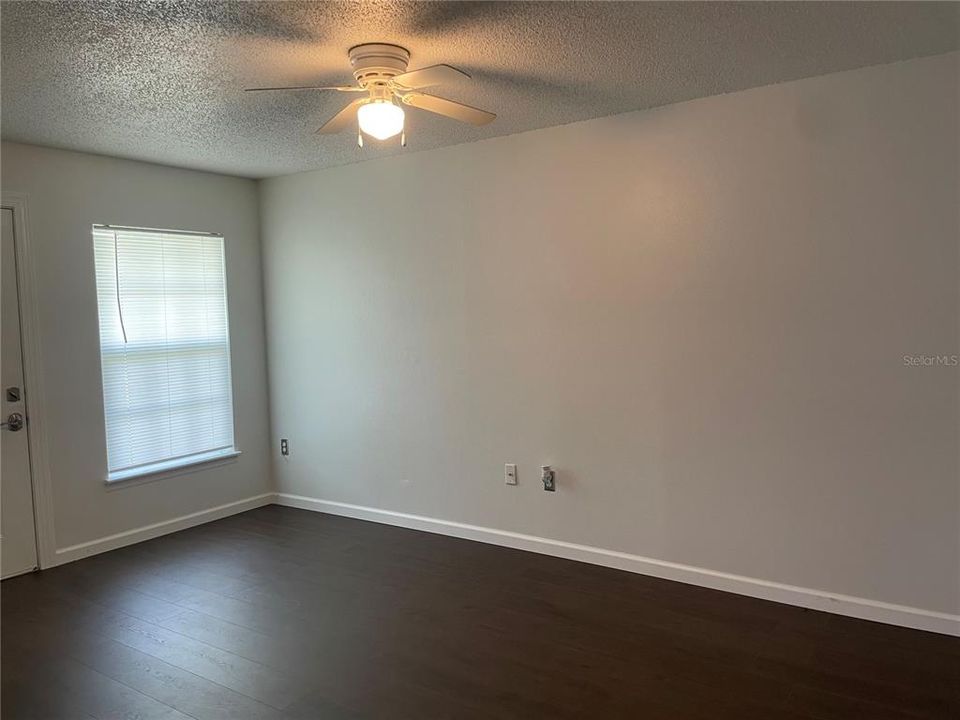 На продажу: $205,000 (3 спален, 1 ванн, 974 Квадратных фут)