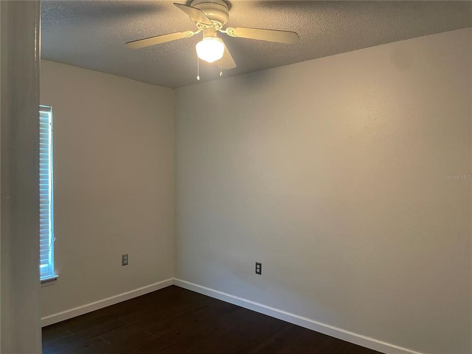 На продажу: $205,000 (3 спален, 1 ванн, 974 Квадратных фут)