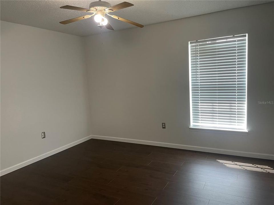 На продажу: $205,000 (3 спален, 1 ванн, 974 Квадратных фут)