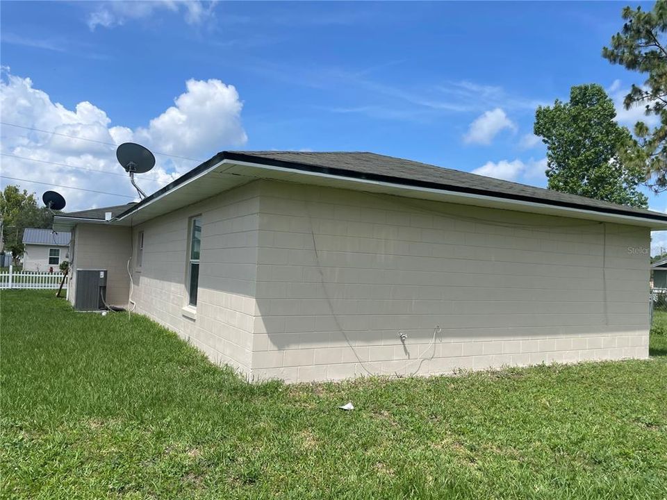 На продажу: $205,000 (3 спален, 1 ванн, 974 Квадратных фут)