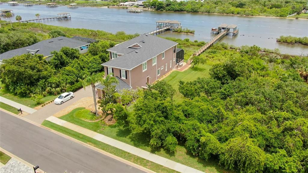 Active With Contract: $364,000 (0.47 acres)