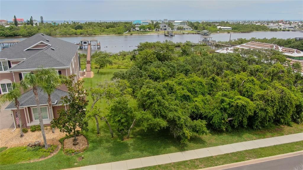 Active With Contract: $364,000 (0.47 acres)