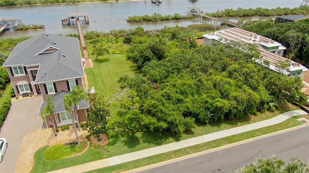 Active With Contract: $364,000 (0.47 acres)