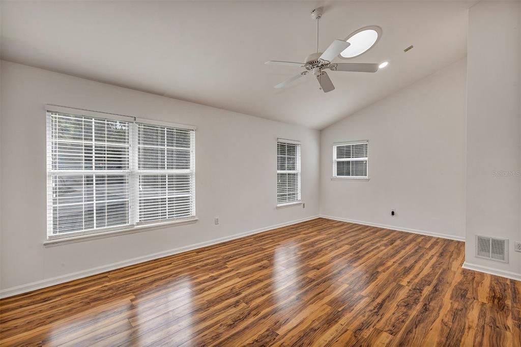 Active With Contract: $899,700 (4 beds, 3 baths, 3105 Square Feet)