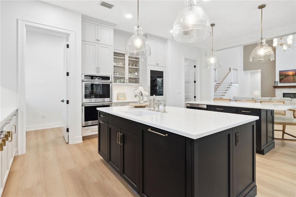 For Sale: $2,450,000 (4 beds, 5 baths, 3839 Square Feet)