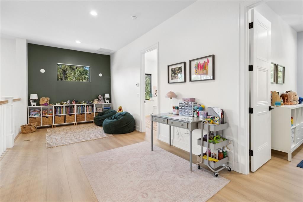 For Sale: $2,450,000 (4 beds, 5 baths, 3839 Square Feet)