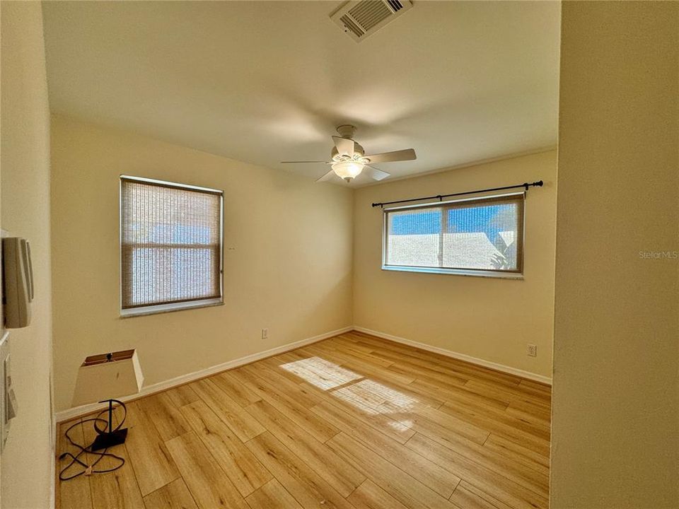 Active With Contract: $289,900 (3 beds, 1 baths, 1170 Square Feet)