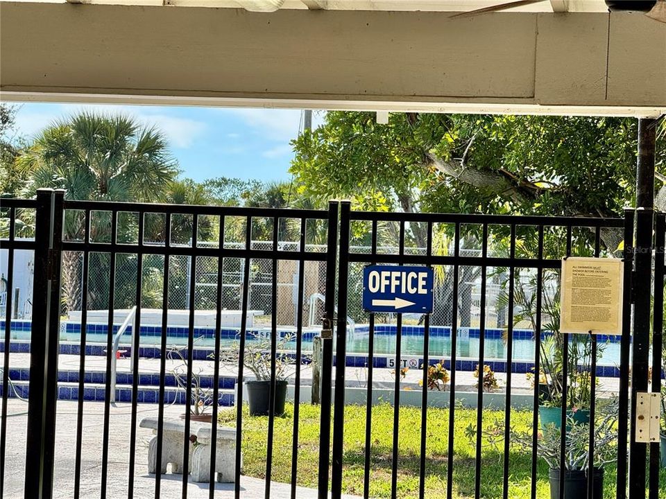 Active With Contract: $289,900 (3 beds, 1 baths, 1170 Square Feet)