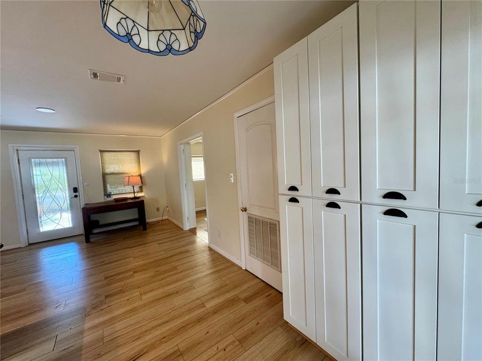 Active With Contract: $289,900 (3 beds, 1 baths, 1170 Square Feet)