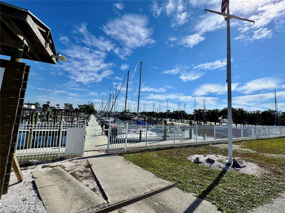 Active With Contract: $289,900 (3 beds, 1 baths, 1170 Square Feet)