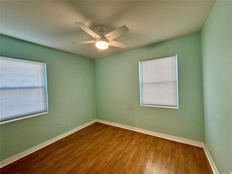 Active With Contract: $289,900 (3 beds, 1 baths, 1170 Square Feet)