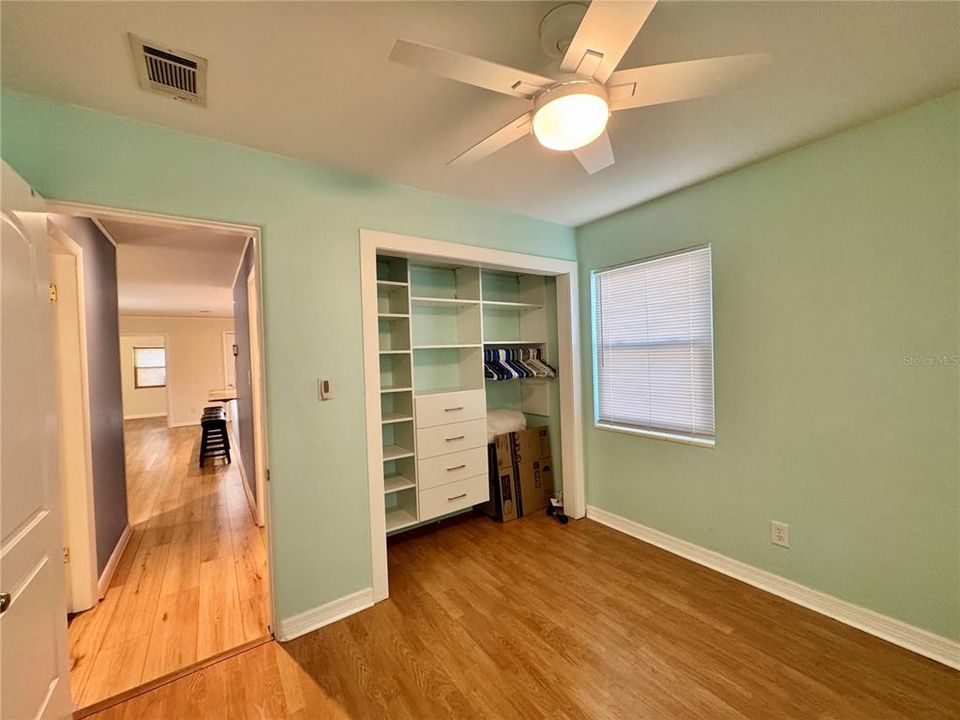 Active With Contract: $289,900 (3 beds, 1 baths, 1170 Square Feet)