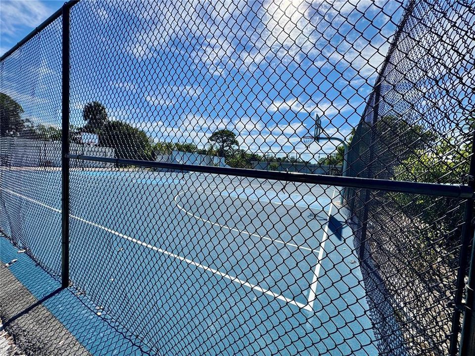 Active With Contract: $289,900 (3 beds, 1 baths, 1170 Square Feet)