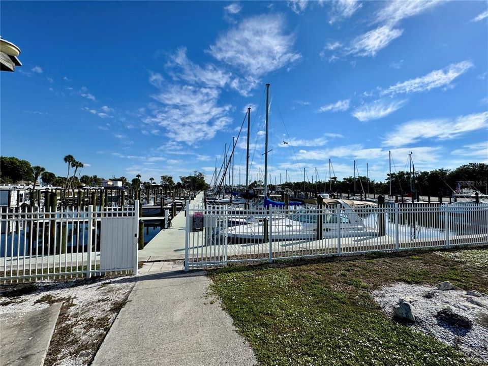 Active With Contract: $289,900 (3 beds, 1 baths, 1170 Square Feet)