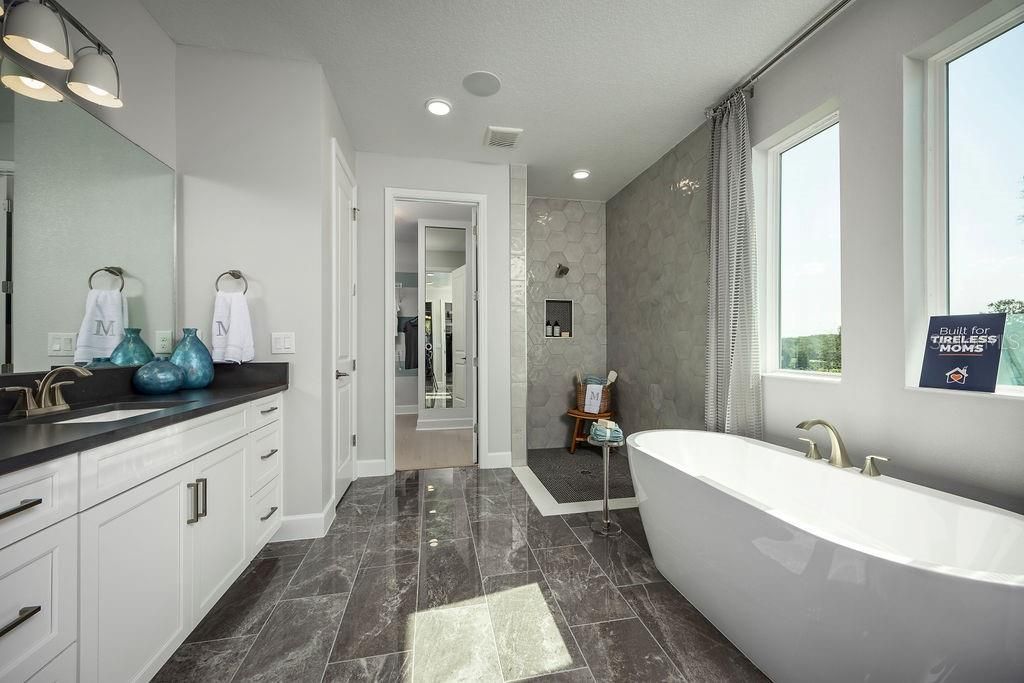 For Sale: $1,199,990 (5 beds, 4 baths, 3962 Square Feet)