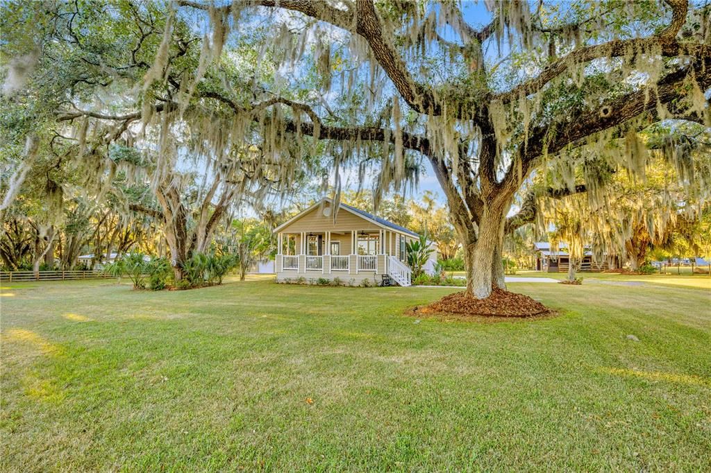 Recently Sold: $699,000 (3 beds, 2 baths, 1512 Square Feet)