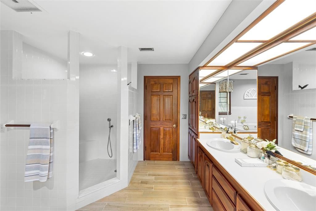 For Sale: $1,300,000 (4 beds, 4 baths, 3017 Square Feet)