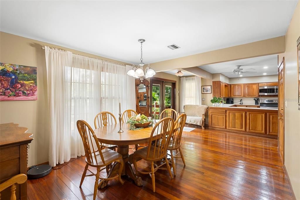 For Sale: $1,300,000 (4 beds, 4 baths, 3017 Square Feet)