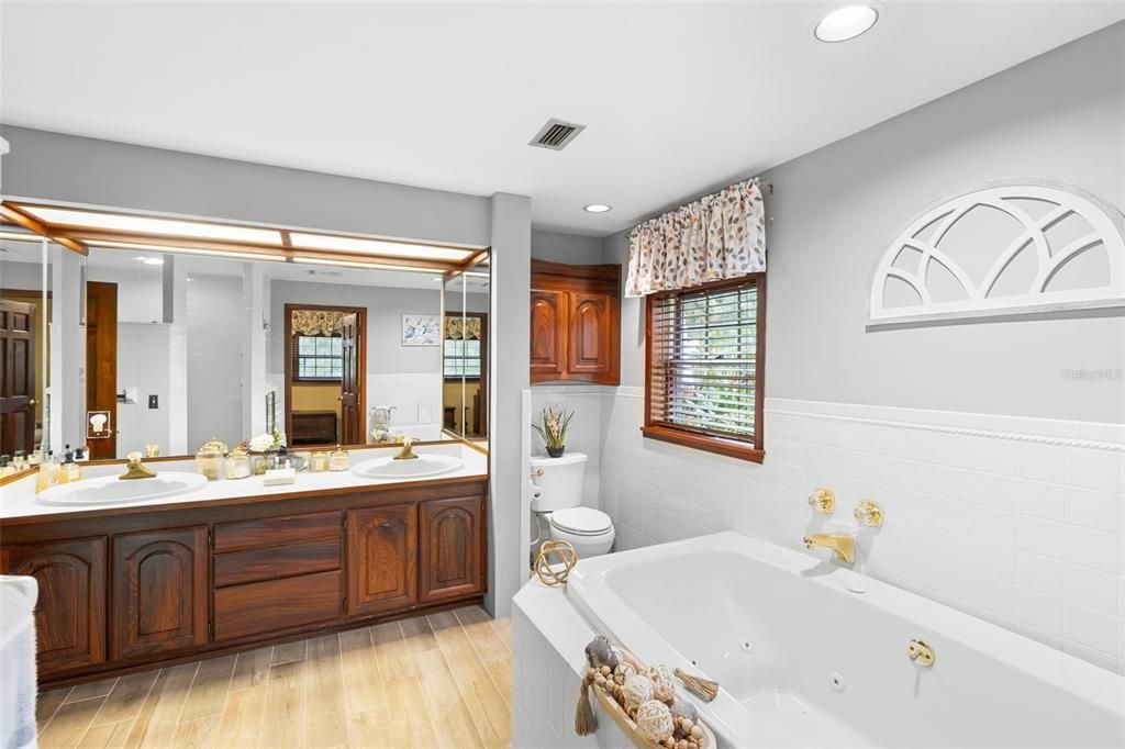 For Sale: $1,300,000 (4 beds, 4 baths, 3017 Square Feet)