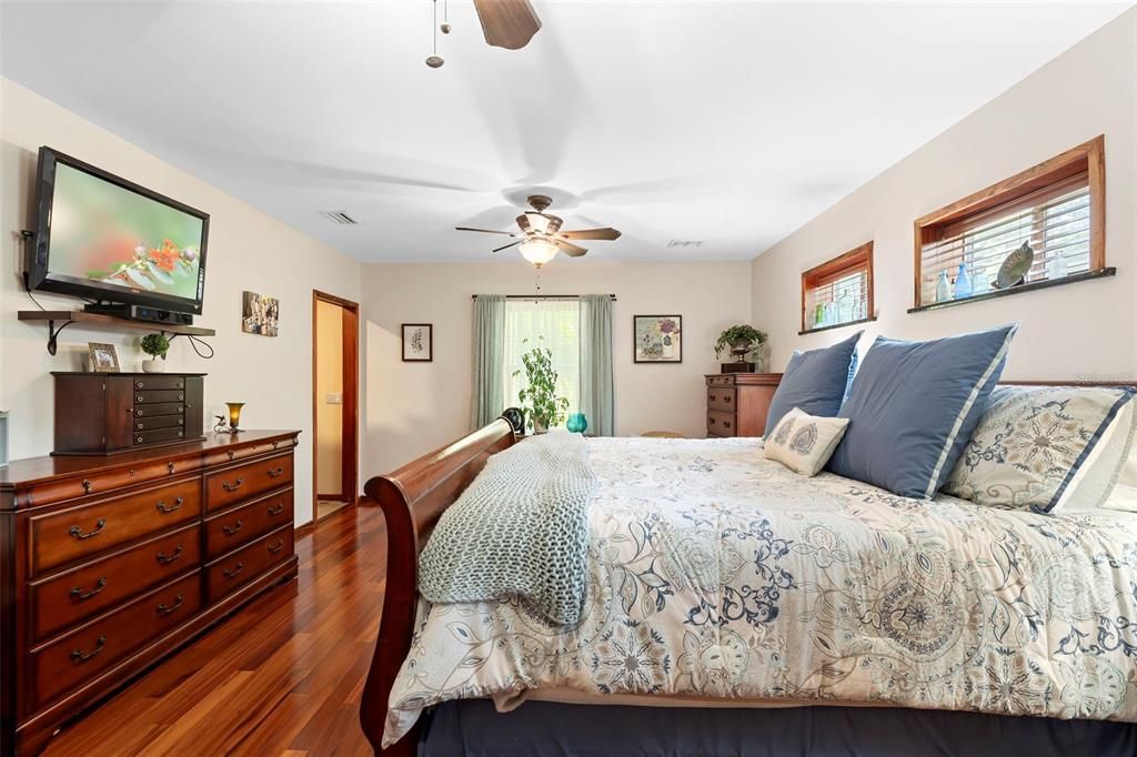 For Sale: $1,300,000 (4 beds, 4 baths, 3017 Square Feet)