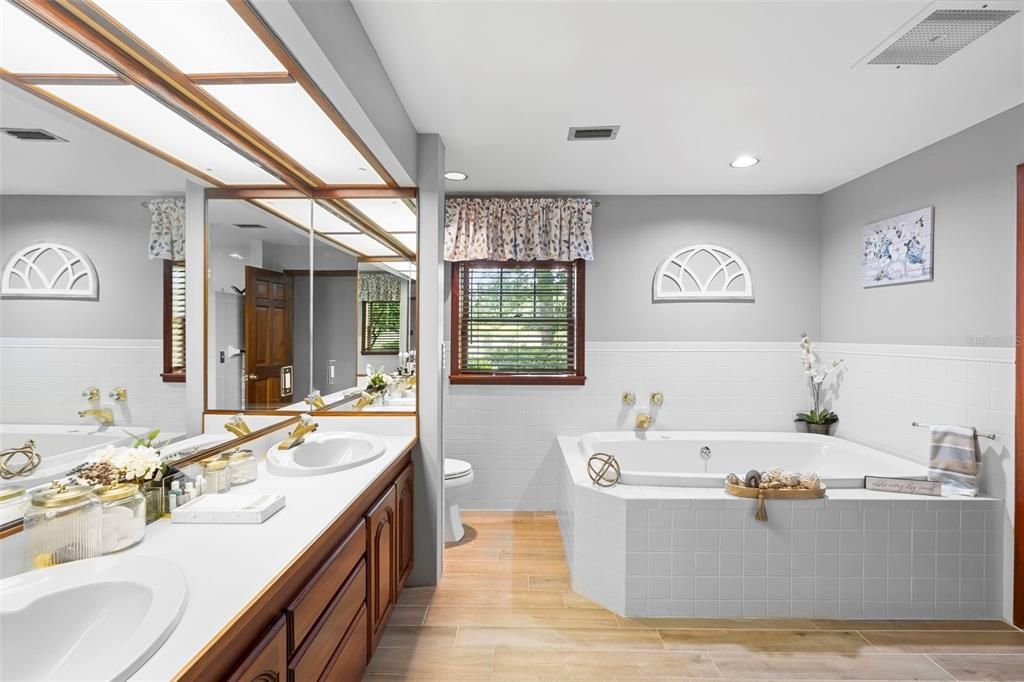 For Sale: $1,300,000 (4 beds, 4 baths, 3017 Square Feet)