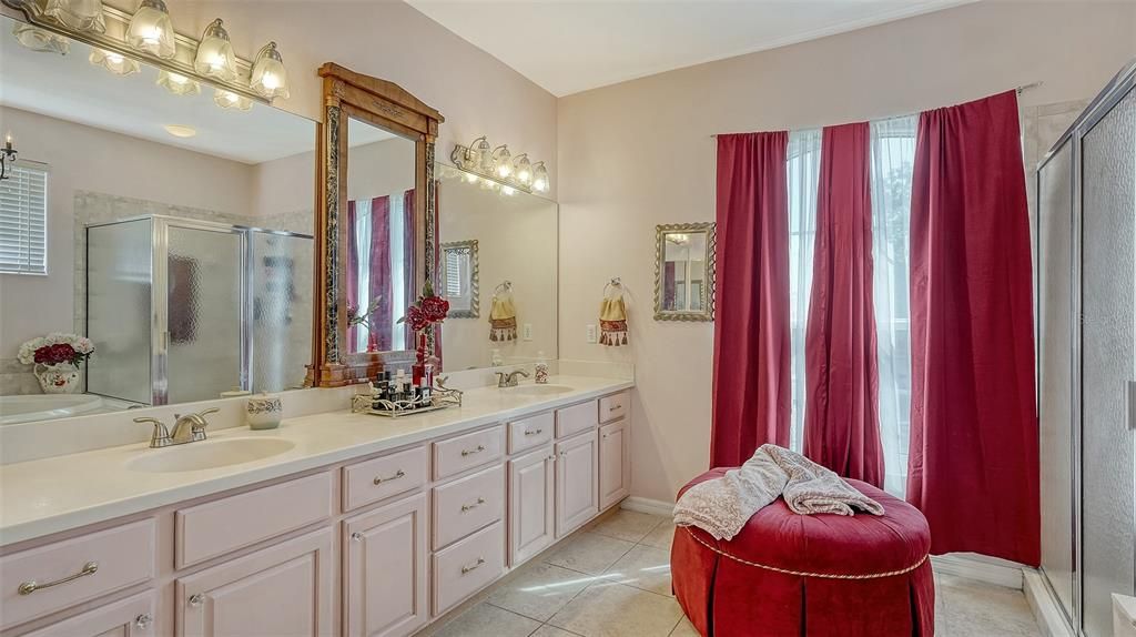 На продажу: $699,000 (4 спален, 4 ванн, 3318 Квадратных фут)
