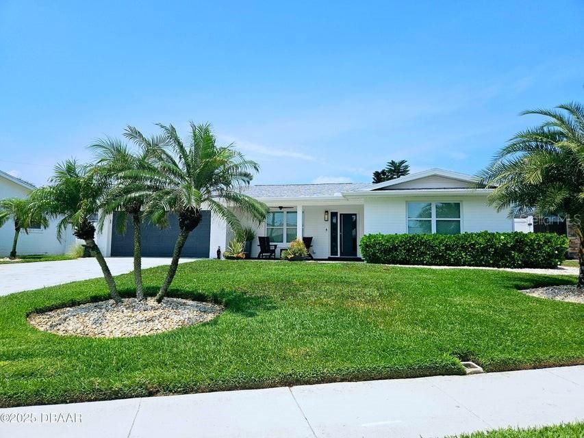 Недавно продано: $537,750 (2 спален, 2 ванн, 1552 Квадратных фут)