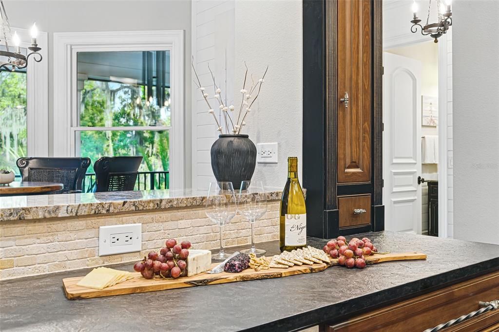 待售: $3,880,000 (6 贝兹, 5 浴室, 6780 平方英尺)