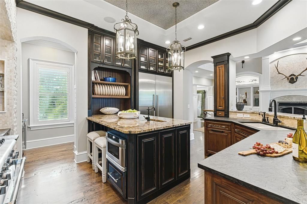 待售: $3,880,000 (6 贝兹, 5 浴室, 6780 平方英尺)