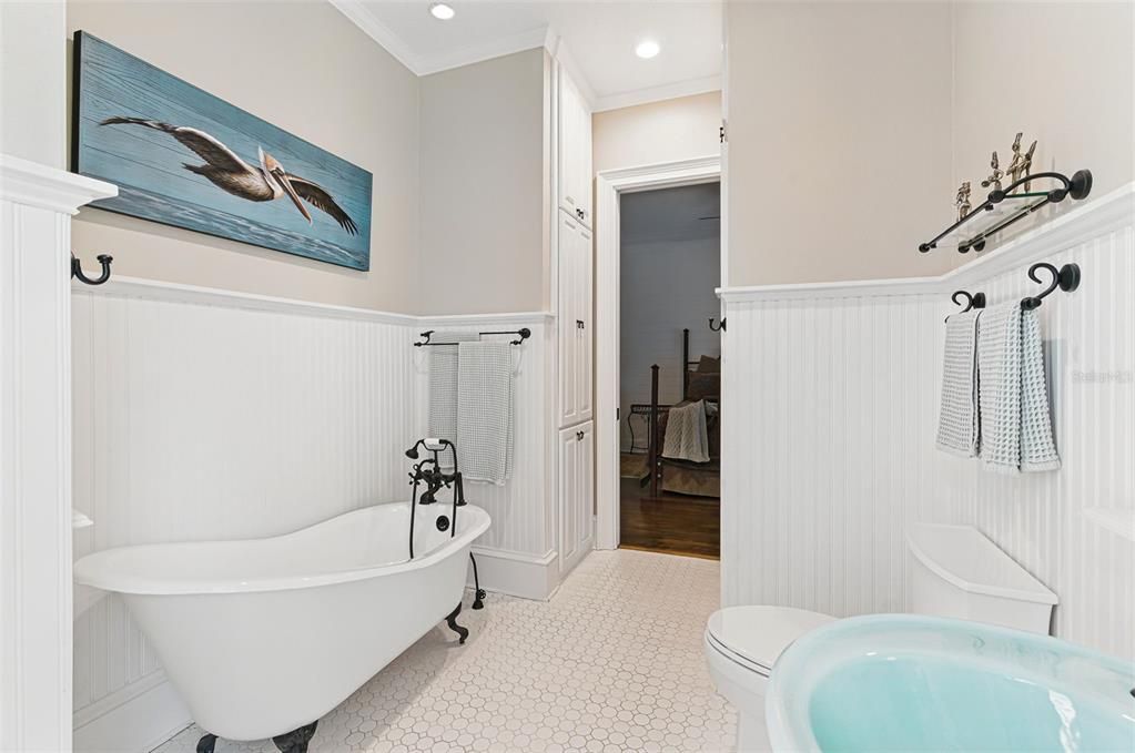 待售: $3,880,000 (6 贝兹, 5 浴室, 6780 平方英尺)