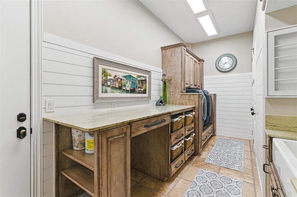 待售: $3,880,000 (6 贝兹, 5 浴室, 6780 平方英尺)