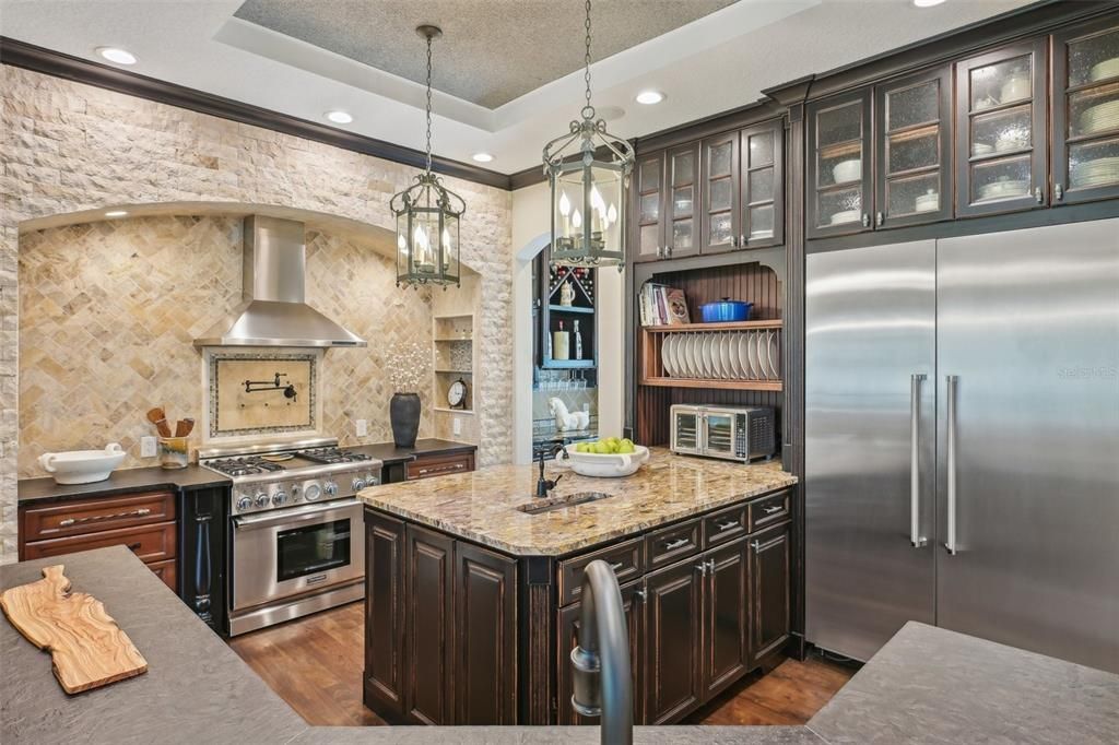 待售: $3,880,000 (6 贝兹, 5 浴室, 6780 平方英尺)