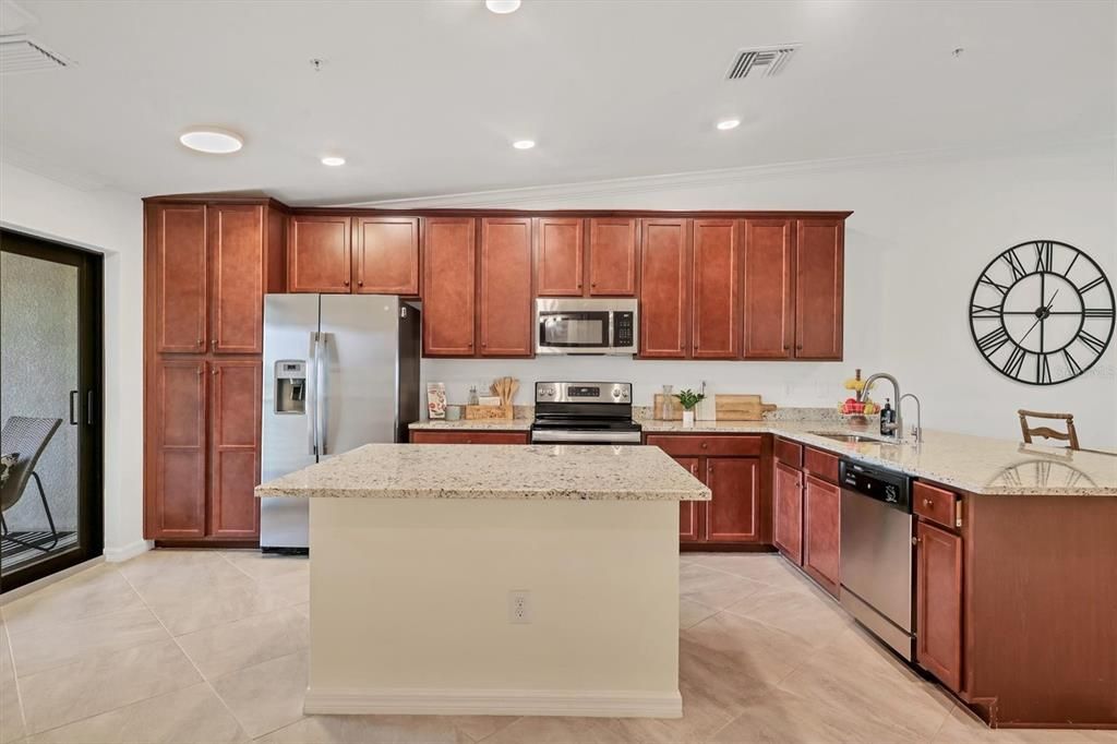 Active With Contract: $1,800 (2 beds, 2 baths, 1329 Square Feet)