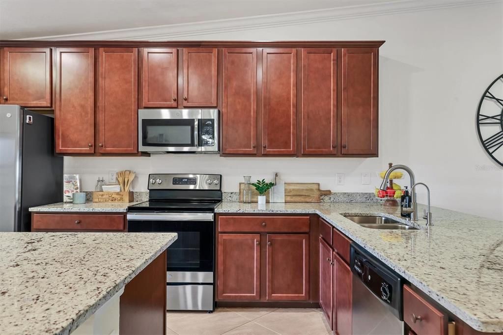 Active With Contract: $1,800 (2 beds, 2 baths, 1329 Square Feet)