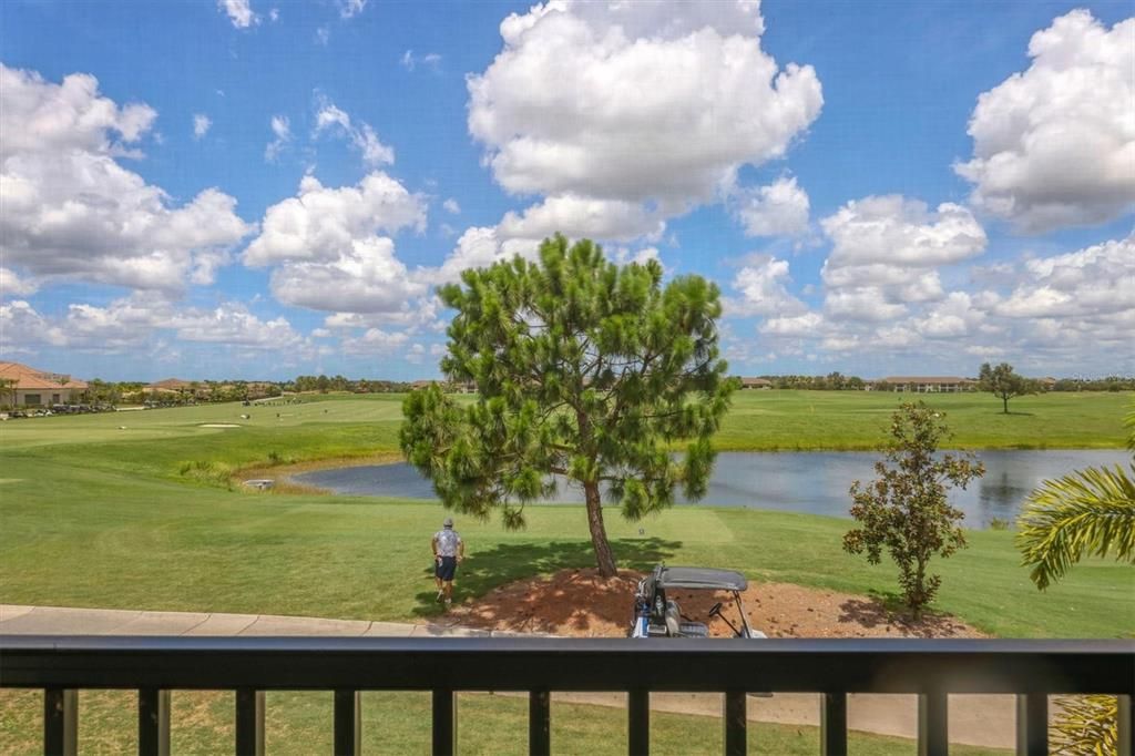 Active With Contract: $1,800 (2 beds, 2 baths, 1329 Square Feet)